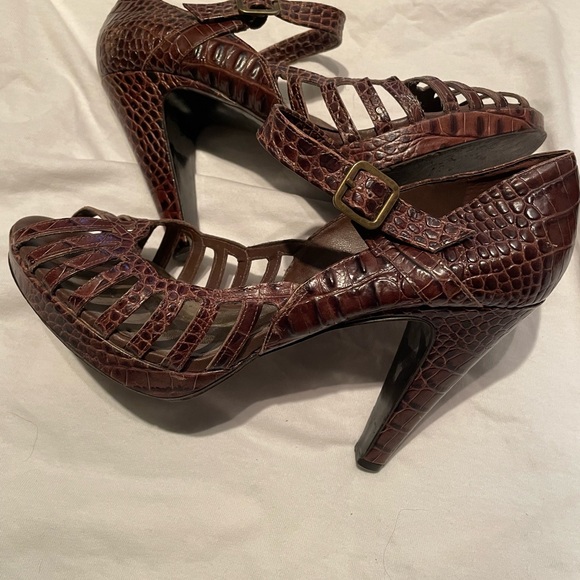Vintage BCBG heels - Picture 6 of 6